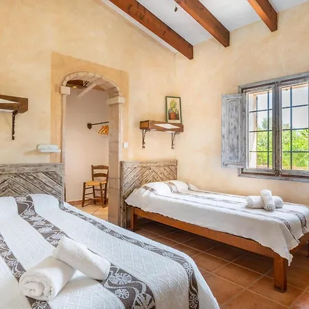 Villa Els Ullastres